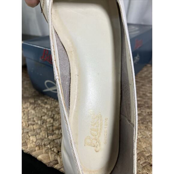 G.H Bass&Co Tailored Carbo White 1” Flats - Picture 11 of 11